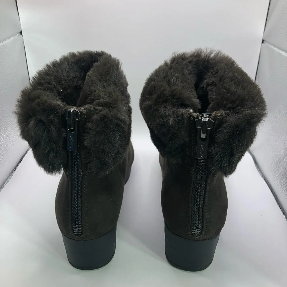 DKNY Women's Abri Booties Brown Stone Size 9.5 m Faux suede - Picture 3 of 5